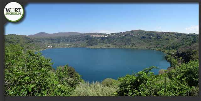 italienischer kratersee nemi