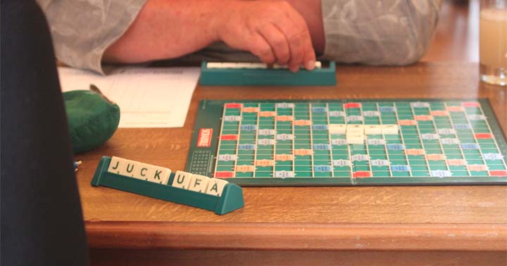 „Mir macht es im Scrabble Spaß Mauern zu bilden“